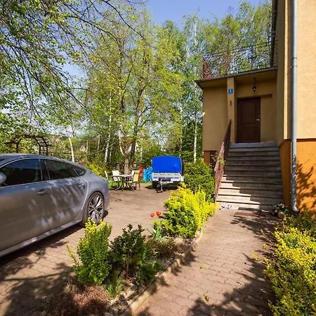 Duze Mieszkanie, Ogrod I Parking