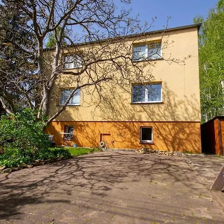 Duze Mieszkanie, Ogrod I Parking * Radwanice